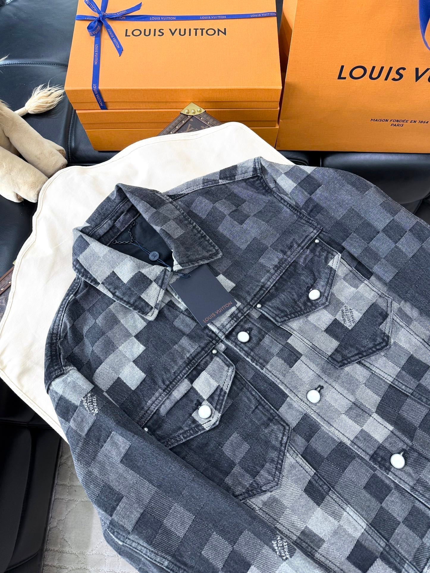 LOUIS VUITTON DENIM JACKET