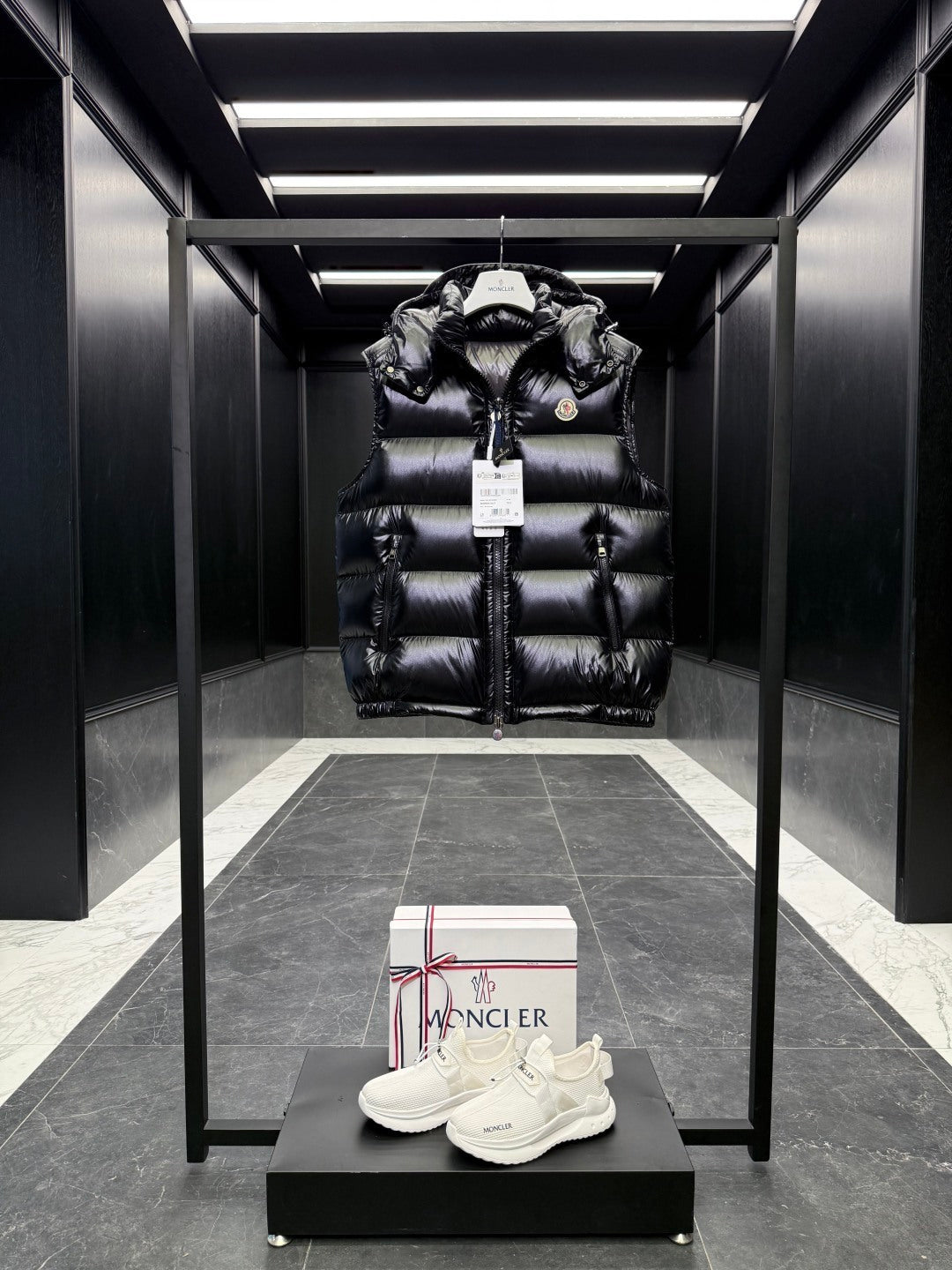 MONCLER SMANICATO 2026