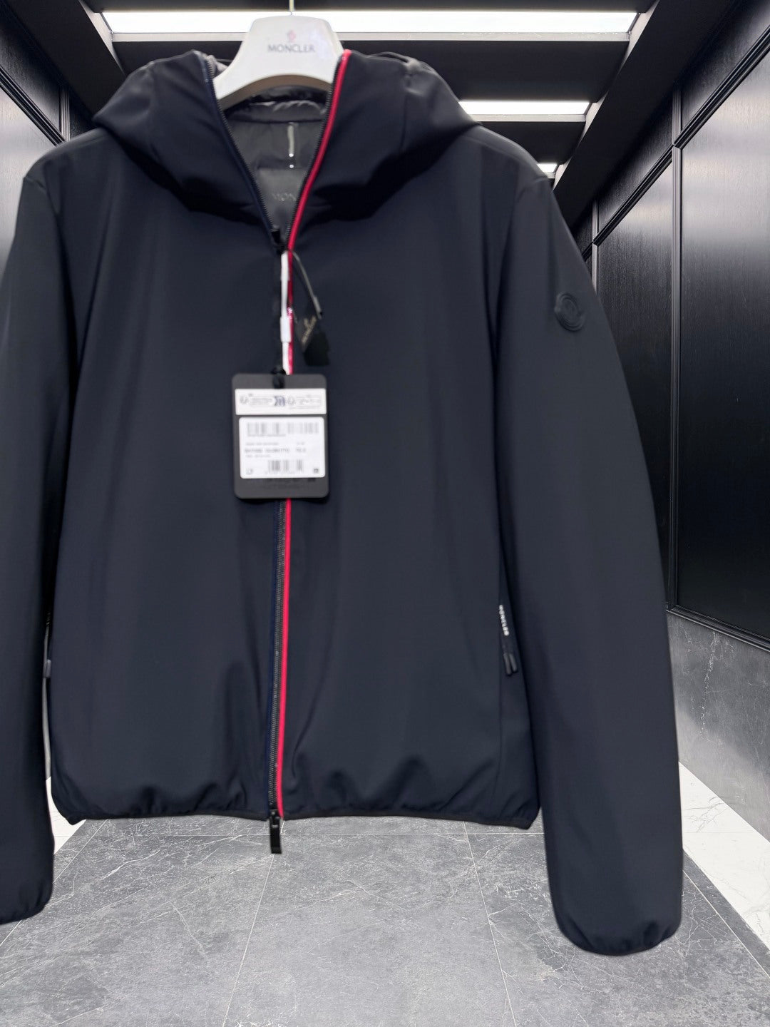 GIACCA ANTIVENTO MONCLER