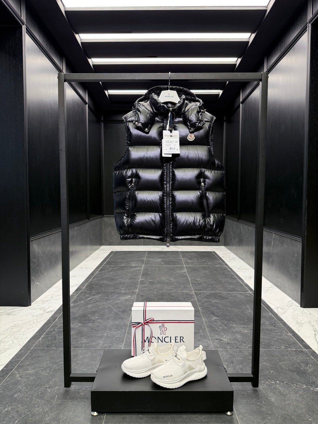 MONCLER SMANICATO 2026