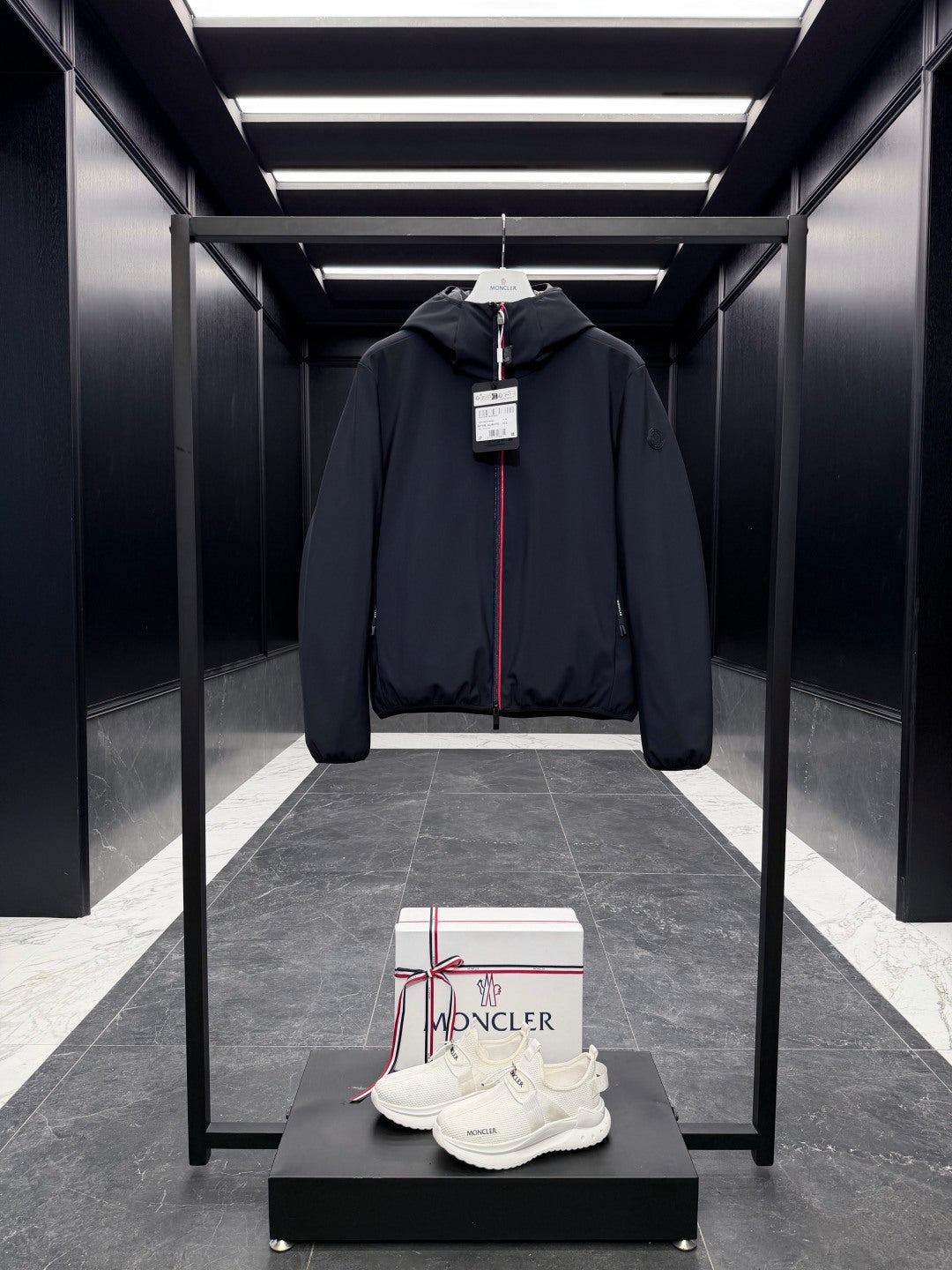 GIACCA ANTIVENTO MONCLER