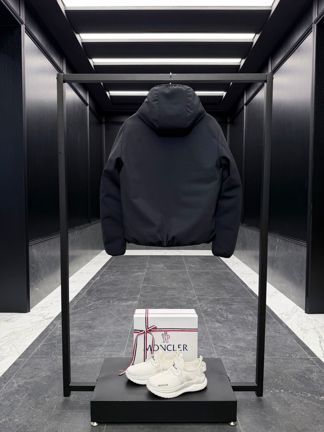 GIACCA ANTIVENTO MONCLER