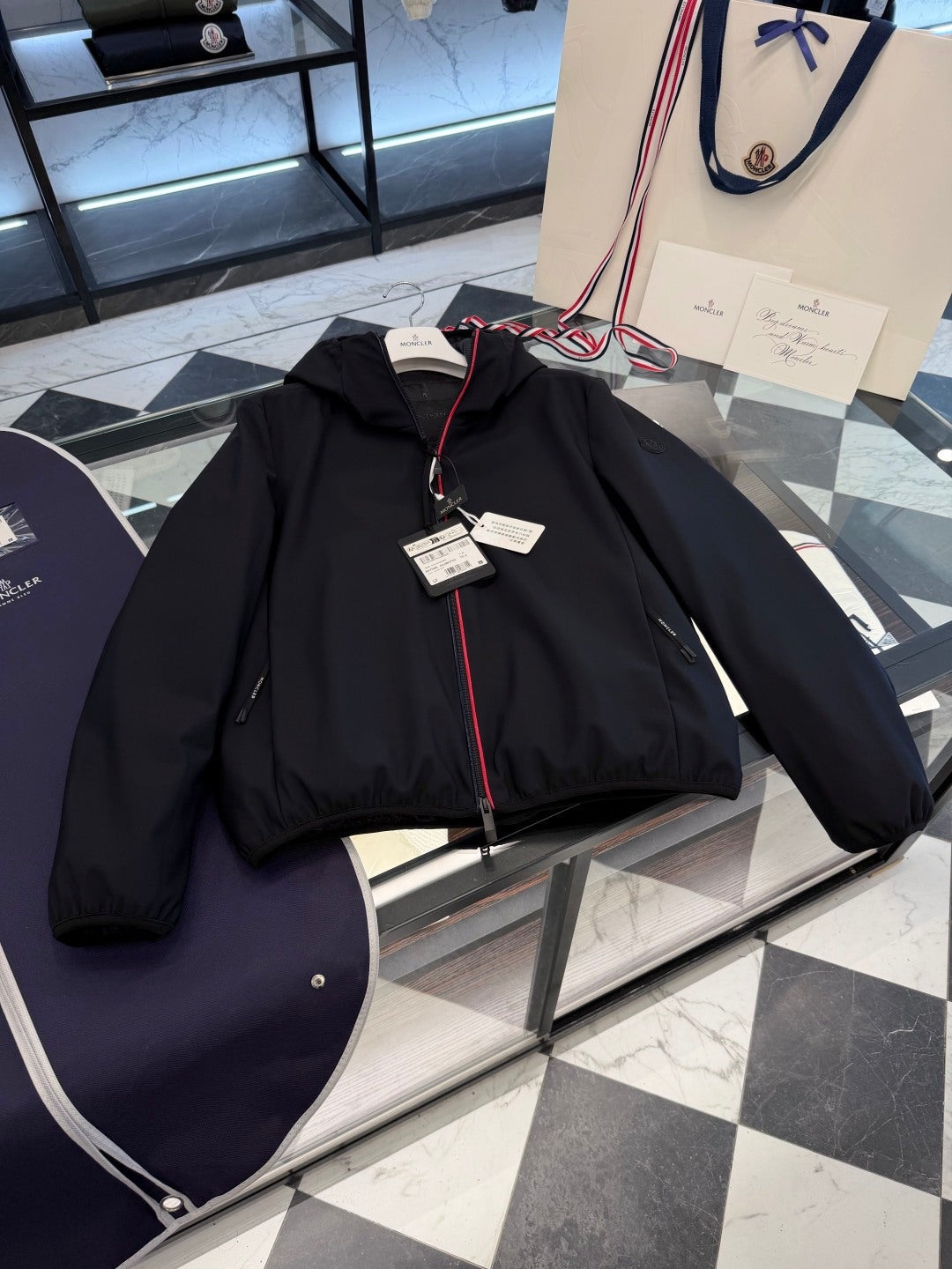 GIACCA ANTIVENTO MONCLER