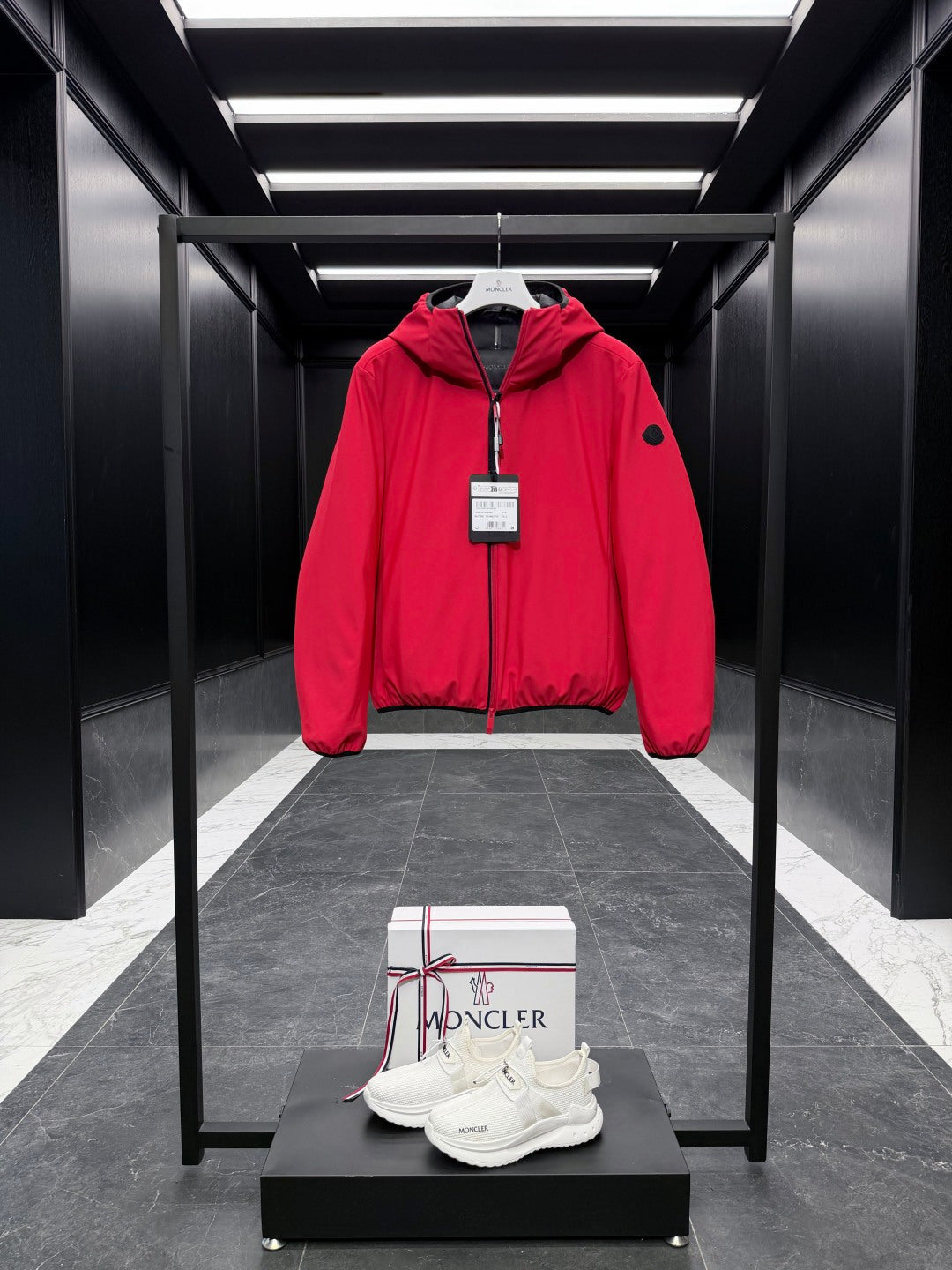 GIACCA ANTIVENTO MONCLER